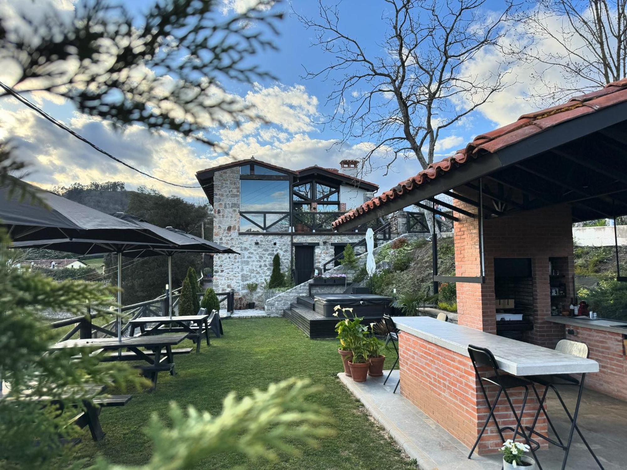 Apartamentos Picabel Onís 외부 사진