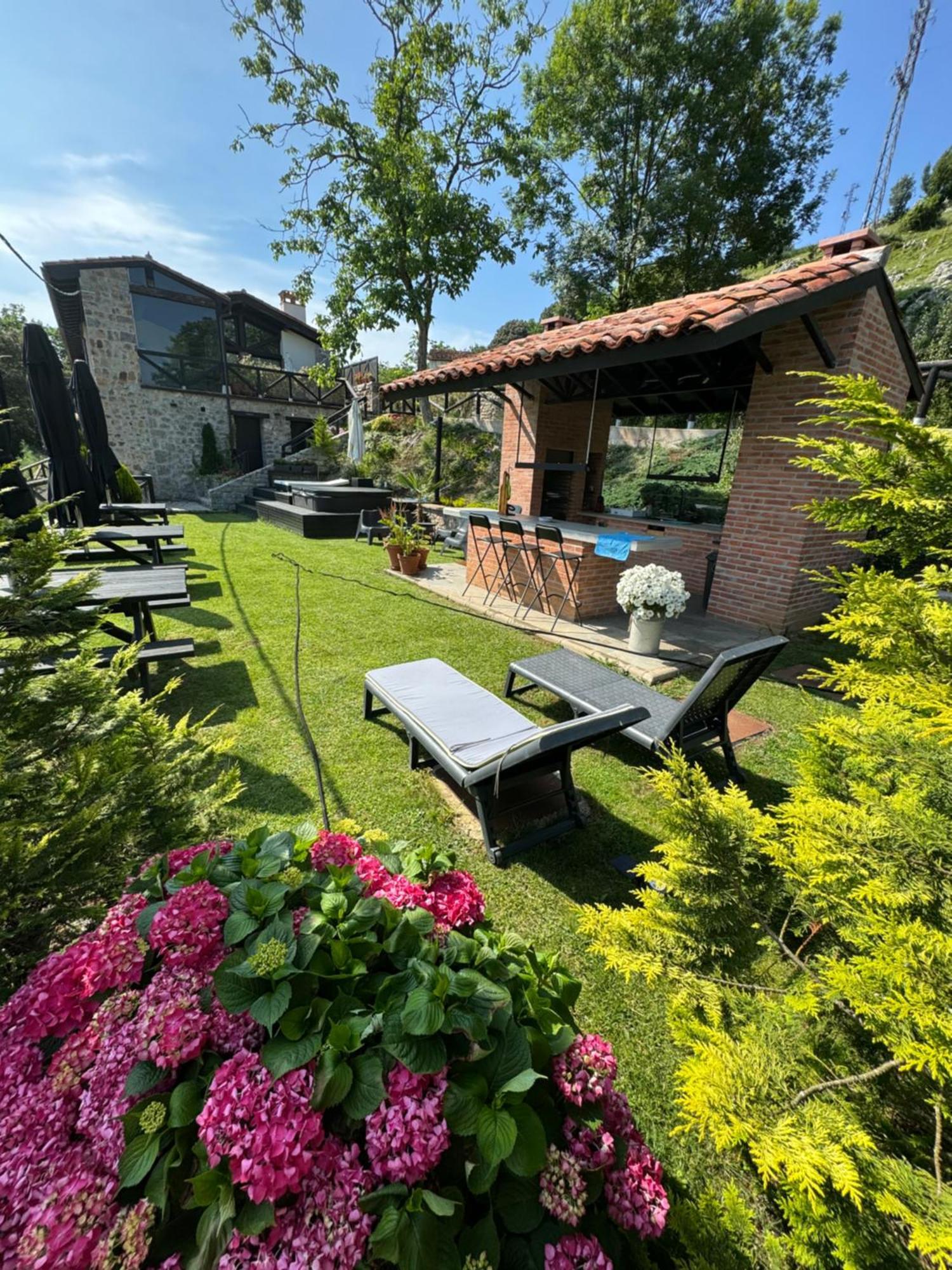 Apartamentos Picabel Onís 외부 사진